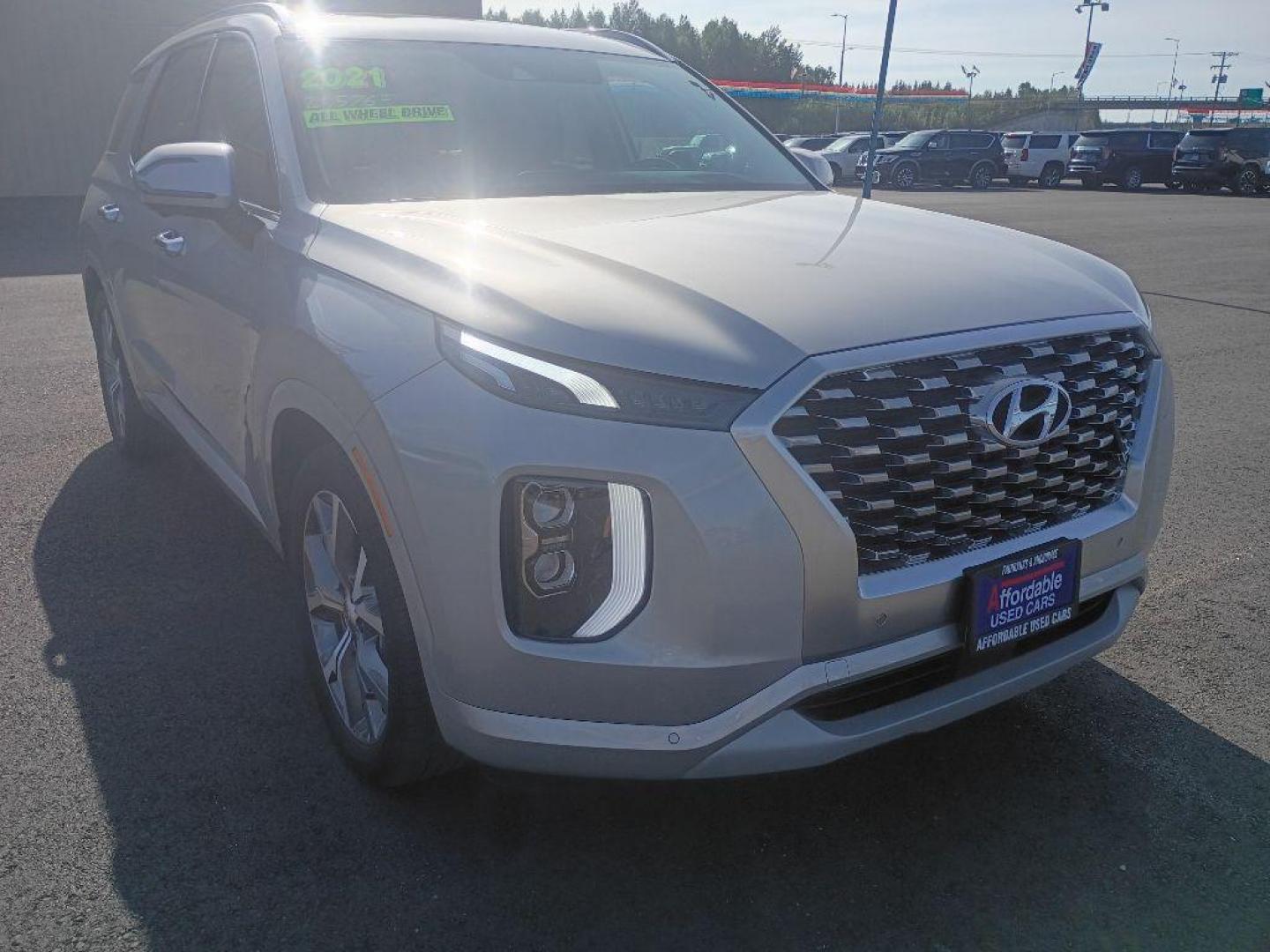 2021 SILVER HYUNDAI PALISADE LIMITED (KM8R5DHE1MU) with an 3.8L engine, Automatic transmission, located at 2525 S. Cushman, Fairbanks, AK, 99701, (907) 452-5707, 64.824036, -147.712311 - Photo#0