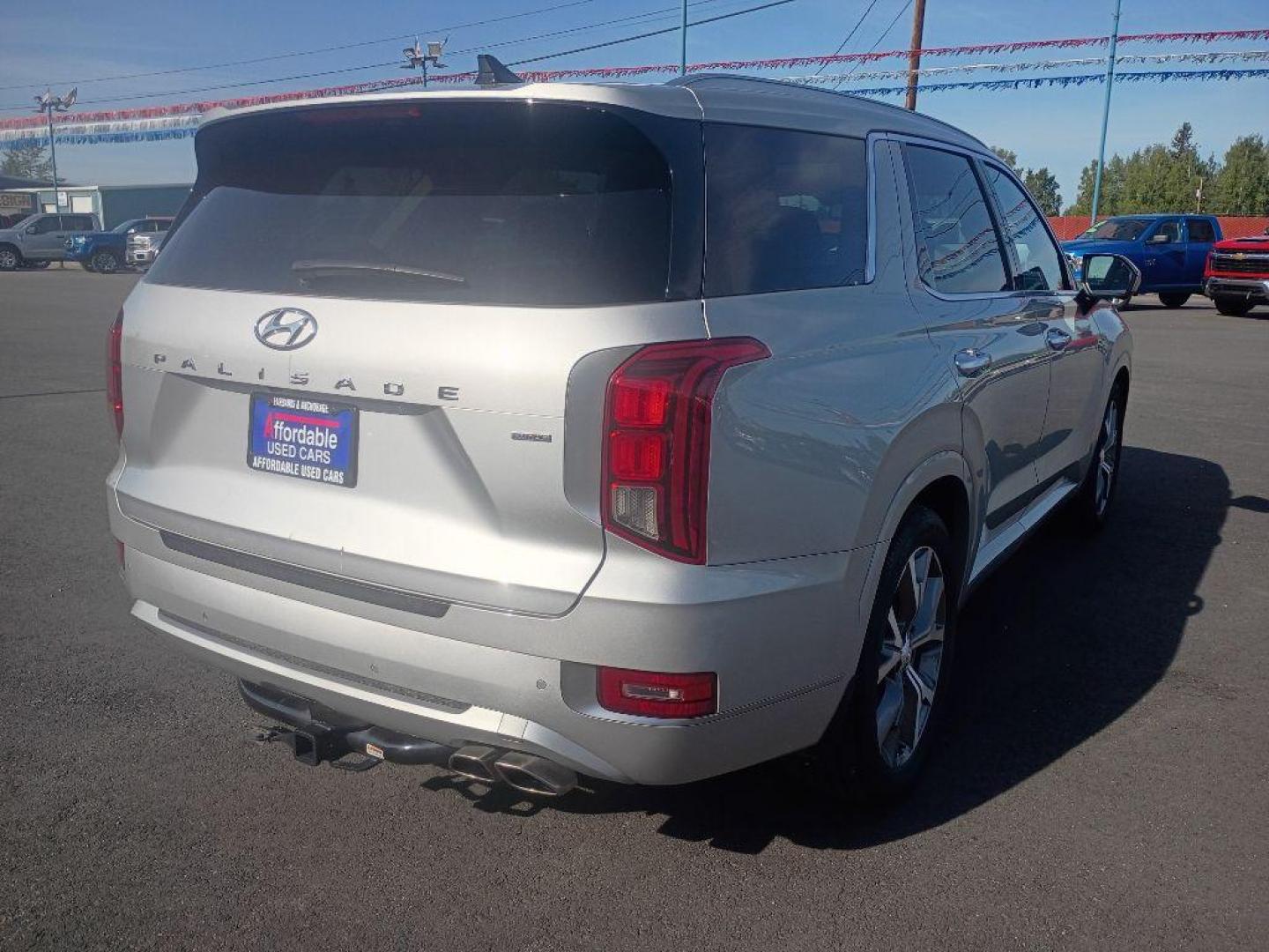 2021 SILVER HYUNDAI PALISADE LIMITED (KM8R5DHE1MU) with an 3.8L engine, Automatic transmission, located at 2525 S. Cushman, Fairbanks, AK, 99701, (907) 452-5707, 64.824036, -147.712311 - Photo#3
