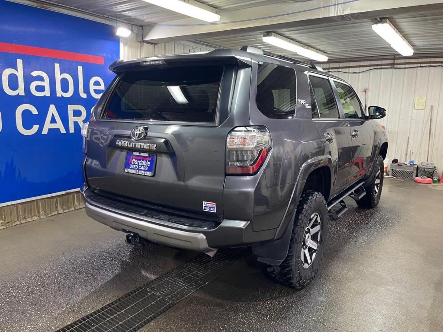 2021 GREY TOYOTA 4RUNNER SR5 PREMIUM (JTERU5JRXM5) with an 4.0L engine, Automatic transmission, located at 2525 S. Cushman, Fairbanks, AK, 99701, (907) 452-5707, 64.824036, -147.712311 - Photo#2