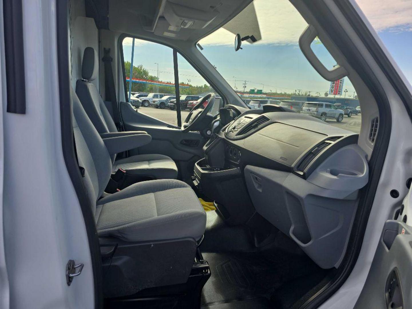 2019 WHITE FORD TRANSIT T-250 (1FTYR2CMXKK) with an 3.7L engine, Automatic transmission, located at 2525 S. Cushman, Fairbanks, AK, 99701, (907) 452-5707, 64.824036, -147.712311 - Photo#4