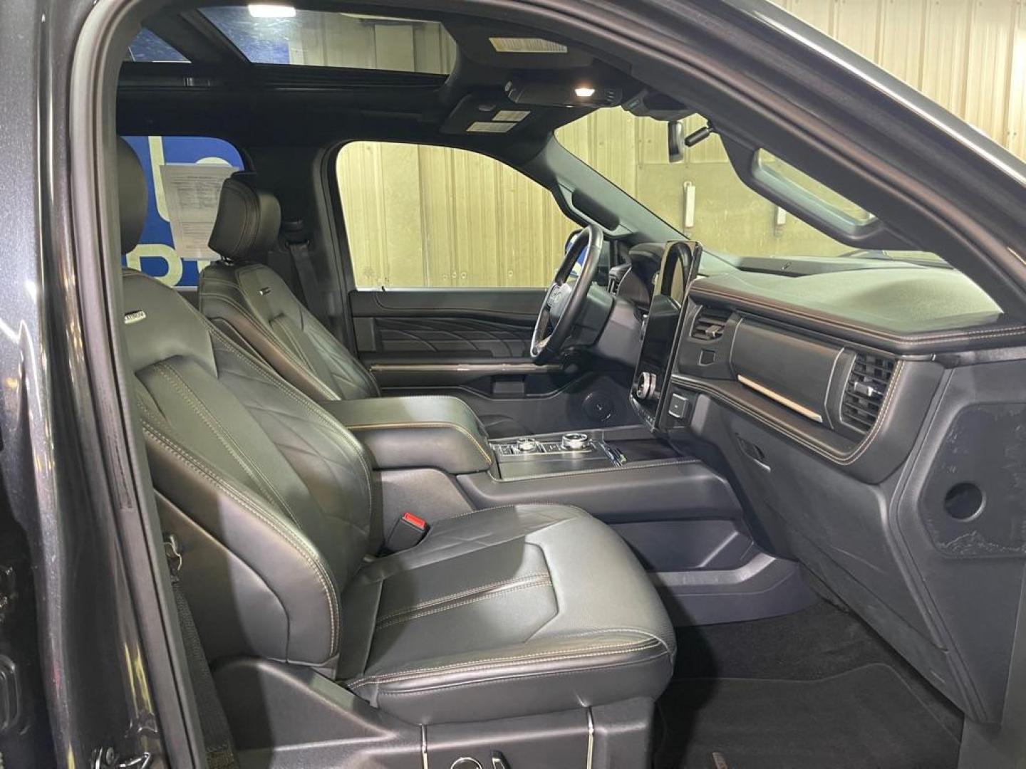 2023 GRAY FORD EXPEDITION MAX PLATINUM (1FMJK1M8XPE) with an 3.5L engine, Automatic transmission, located at 2525 S. Cushman, Fairbanks, AK, 99701, (907) 452-5707, 64.824036, -147.712311 - Photo#3