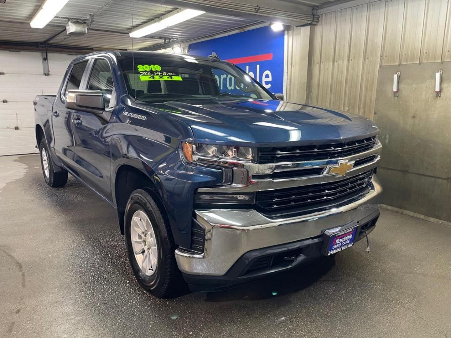 2019 BLUE CHEVROLET SILVERADO 1500 LT (3GCUYDED0KG) with an 5.3L engine, Automatic transmission, located at 2525 S. Cushman, Fairbanks, AK, 99701, (907) 452-5707, 64.824036, -147.712311 - Photo#0