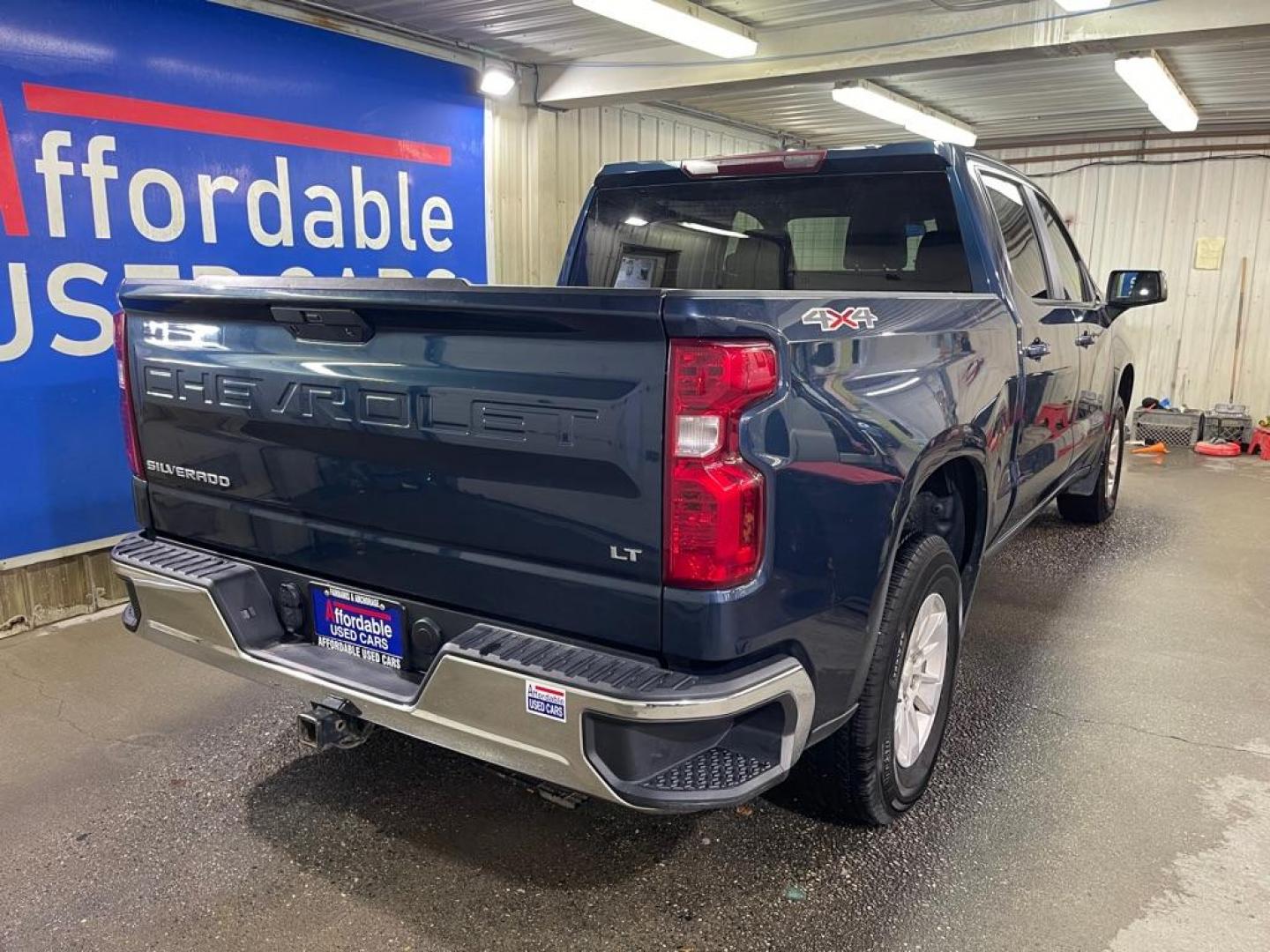 2019 BLUE CHEVROLET SILVERADO 1500 LT (3GCUYDED0KG) with an 5.3L engine, Automatic transmission, located at 2525 S. Cushman, Fairbanks, AK, 99701, (907) 452-5707, 64.824036, -147.712311 - Photo#2