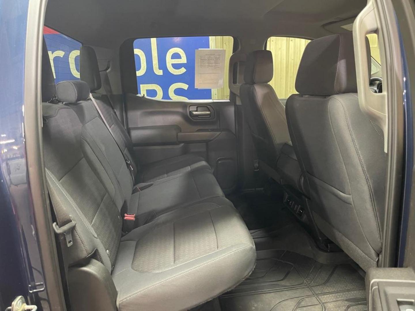 2019 BLUE CHEVROLET SILVERADO 1500 LT (3GCUYDED0KG) with an 5.3L engine, Automatic transmission, located at 2525 S. Cushman, Fairbanks, AK, 99701, (907) 452-5707, 64.824036, -147.712311 - Photo#4