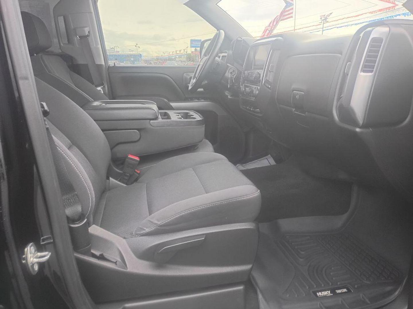2018 BLACK CHEVROLET SILVERADO 1500 LT (3GCUKREC5JG) with an 5.3L engine, Automatic transmission, located at 2525 S. Cushman, Fairbanks, AK, 99701, (907) 452-5707, 64.824036, -147.712311 - Photo#5