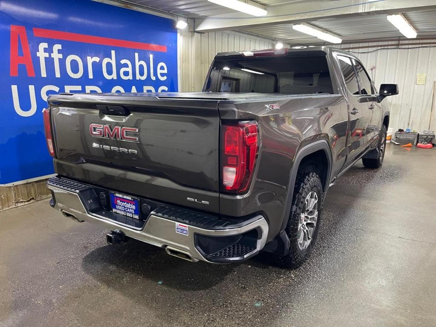 2020 GRAY GMC SIERRA 1500 SLE (1GTU9BED6LZ) with an 5.3L engine, Automatic transmission, located at 2525 S. Cushman, Fairbanks, AK, 99701, (907) 452-5707, 64.824036, -147.712311 - Photo#2