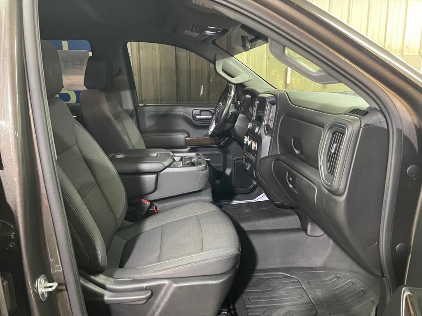 2020 GRAY GMC SIERRA 1500 SLE (1GTU9BED6LZ) with an 5.3L engine, Automatic transmission, located at 2525 S. Cushman, Fairbanks, AK, 99701, (907) 452-5707, 64.824036, -147.712311 - Photo#3