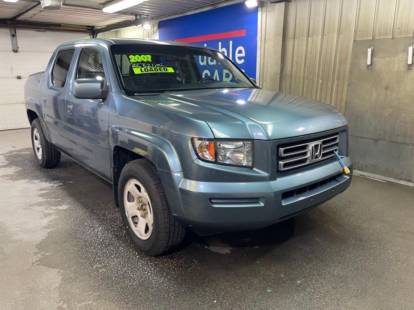 2007 GRAY HONDA RIDGELINE RTL (2HJYK16537H) with an 3.5L engine, Automatic transmission, located at 2525 S. Cushman, Fairbanks, AK, 99701, (907) 452-5707, 64.824036, -147.712311 - Photo#0