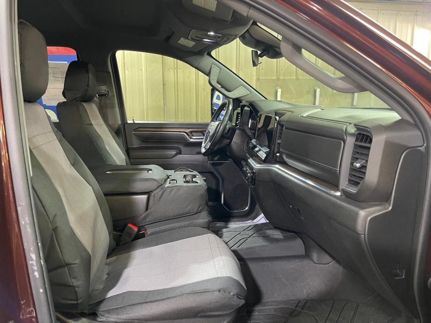 2024 BROWN CHEVROLET SILVERADO 2500 HEAVY DUTY LT (1GC4YNE71RF) with an 6.6L engine, Automatic transmission, located at 2525 S. Cushman, Fairbanks, AK, 99701, (907) 452-5707, 64.824036, -147.712311 - Photo#3