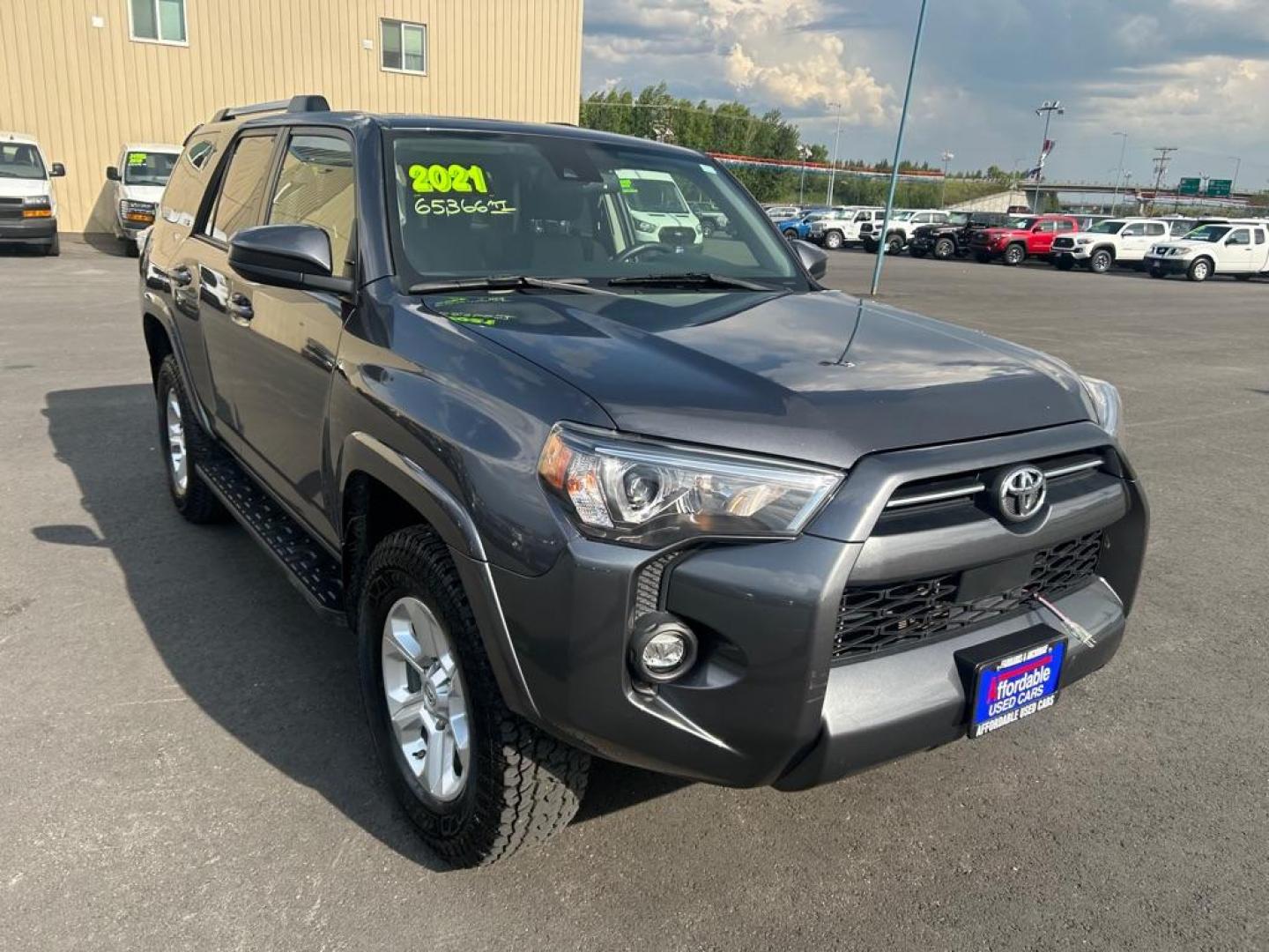 2021 GRAY TOYOTA 4RUNNER SR5/SR5 PREMIUM (JTEMU5JR3M5) with an 4.0L engine, Automatic transmission, located at 2525 S. Cushman, Fairbanks, AK, 99701, (907) 452-5707, 64.824036, -147.712311 - Photo#1