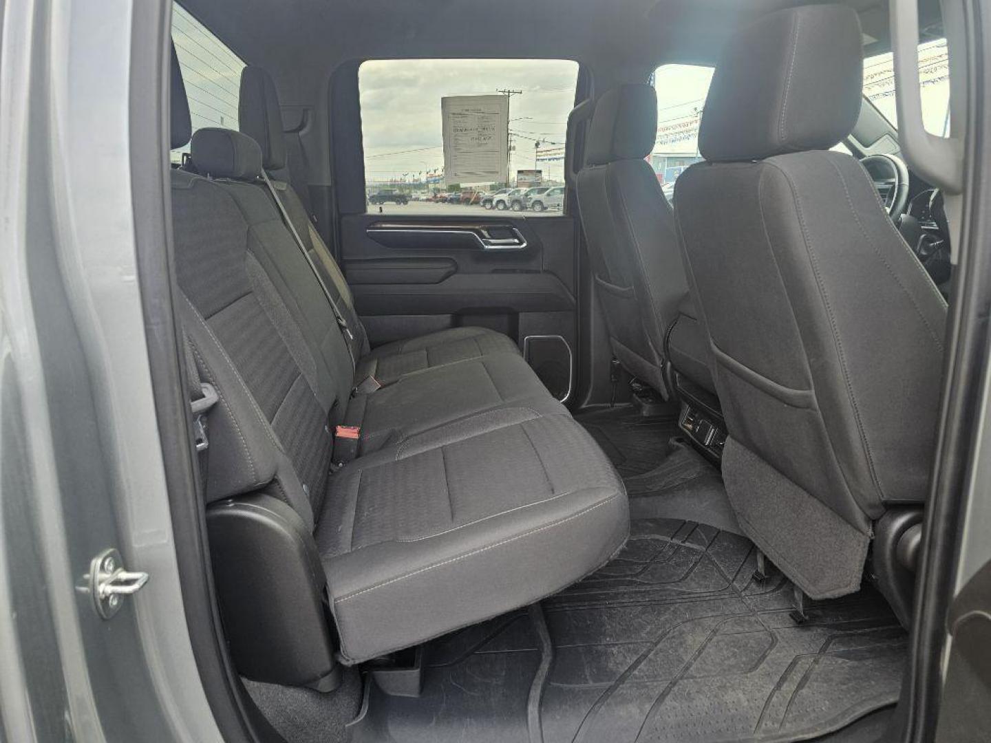2024 SILVER CHEVROLET SILVERADO 2500 HEAVY DUTY LT (2GC4YNE76R1) with an 6.6L engine, Automatic transmission, located at 2525 S. Cushman, Fairbanks, AK, 99701, (907) 452-5707, 64.824036, -147.712311 - Photo#4