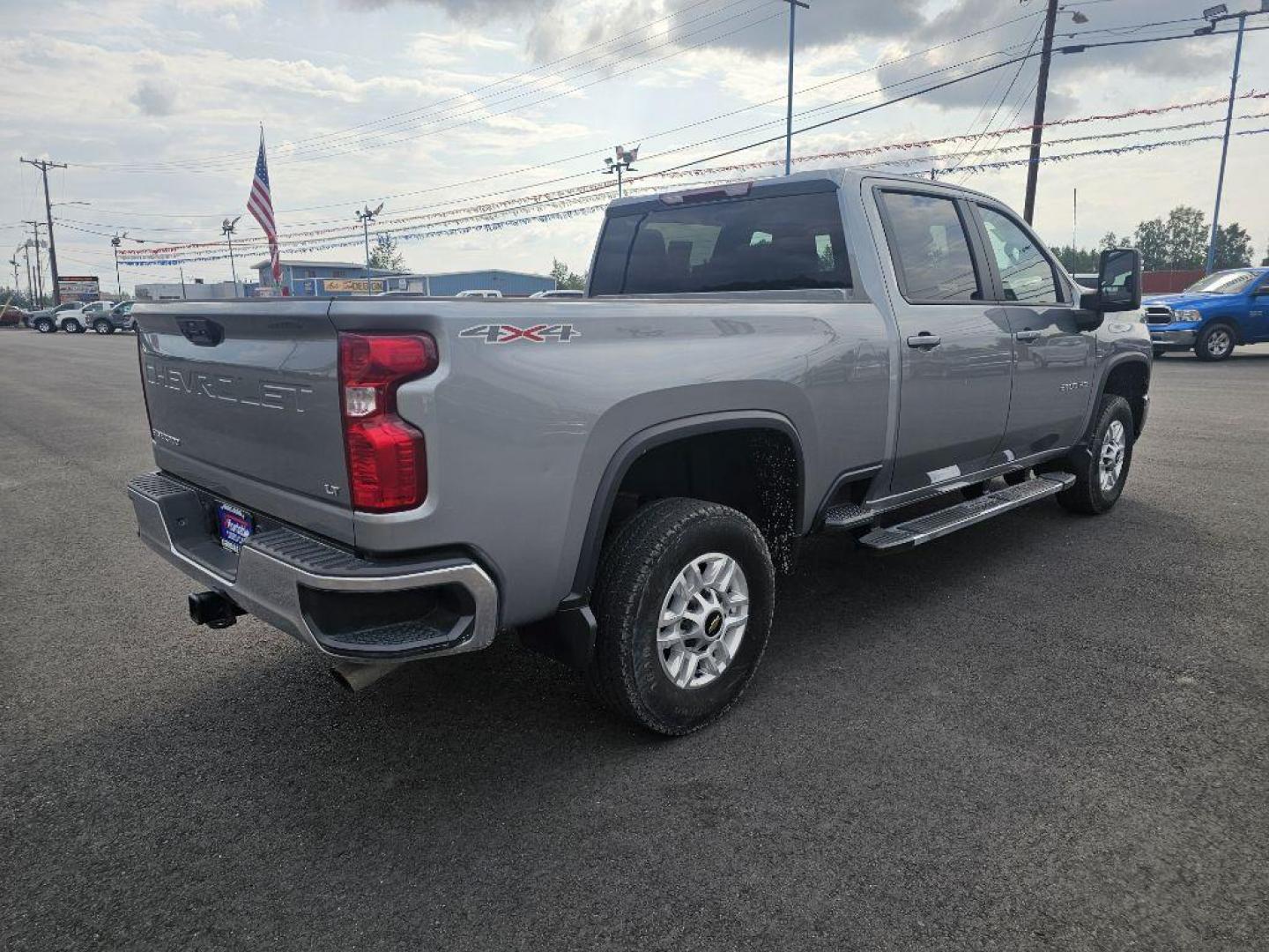 2024 SILVER CHEVROLET SILVERADO 2500 HEAVY DUTY LT (2GC4YNE76R1) with an 6.6L engine, Automatic transmission, located at 2525 S. Cushman, Fairbanks, AK, 99701, (907) 452-5707, 64.824036, -147.712311 - Photo#2