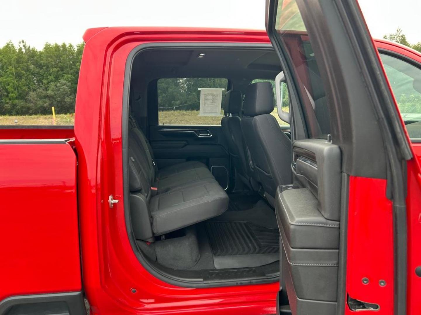 2024 RED CHEVROLET SILVERADO 2500 HEAVY DUTY LT (1GC4YNE75RF) with an 6.6L engine, Automatic transmission, located at 2525 S. Cushman, Fairbanks, AK, 99701, (907) 452-5707, 64.824036, -147.712311 - Photo#5