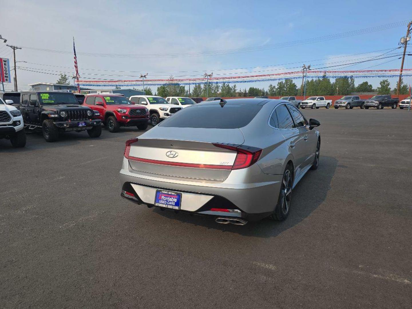 2021 SILVER HYUNDAI SONATA SEL PLUS (5NPEJ4J25MH) with an 1.6L engine, Automatic transmission, located at 2525 S. Cushman, Fairbanks, AK, 99701, (907) 452-5707, 64.824036, -147.712311 - Photo#2