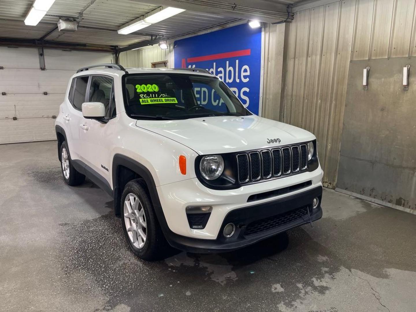 2020 WHITE JEEP RENEGADE LATITUDE (ZACNJBBB5LP) with an 2.4L engine, Automatic transmission, located at 2525 S. Cushman, Fairbanks, AK, 99701, (907) 452-5707, 64.824036, -147.712311 - Photo#0