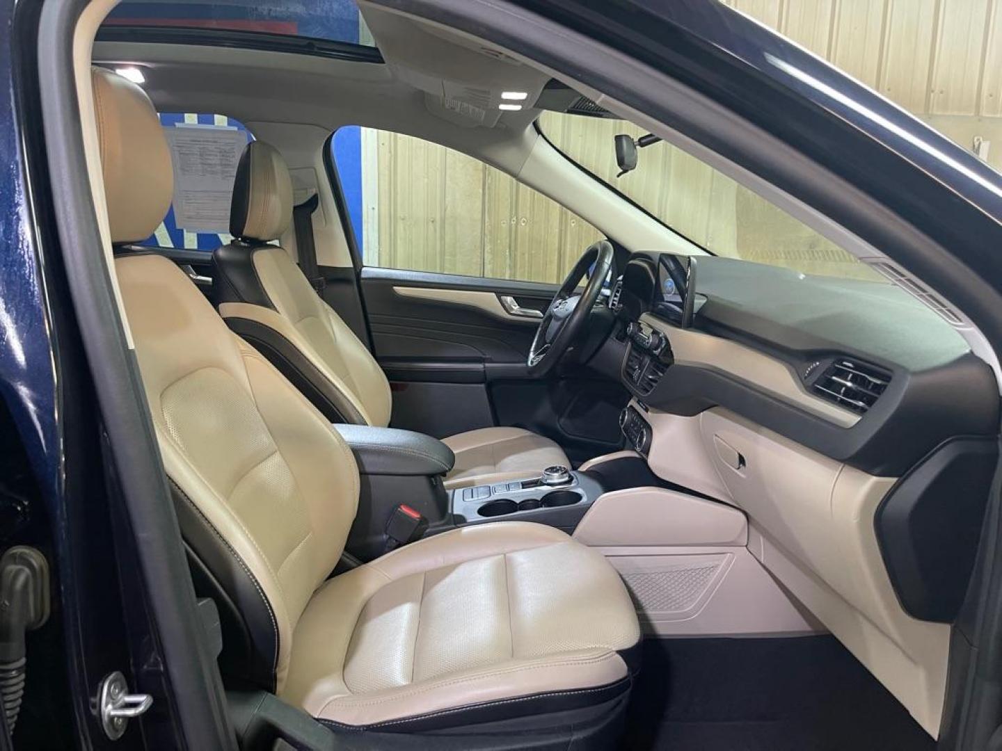 2021 BLUE FORD ESCAPE SEL (1FMCU9H63MU) with an 1.5L engine, Automatic transmission, located at 2525 S. Cushman, Fairbanks, AK, 99701, (907) 452-5707, 64.824036, -147.712311 - Photo#3