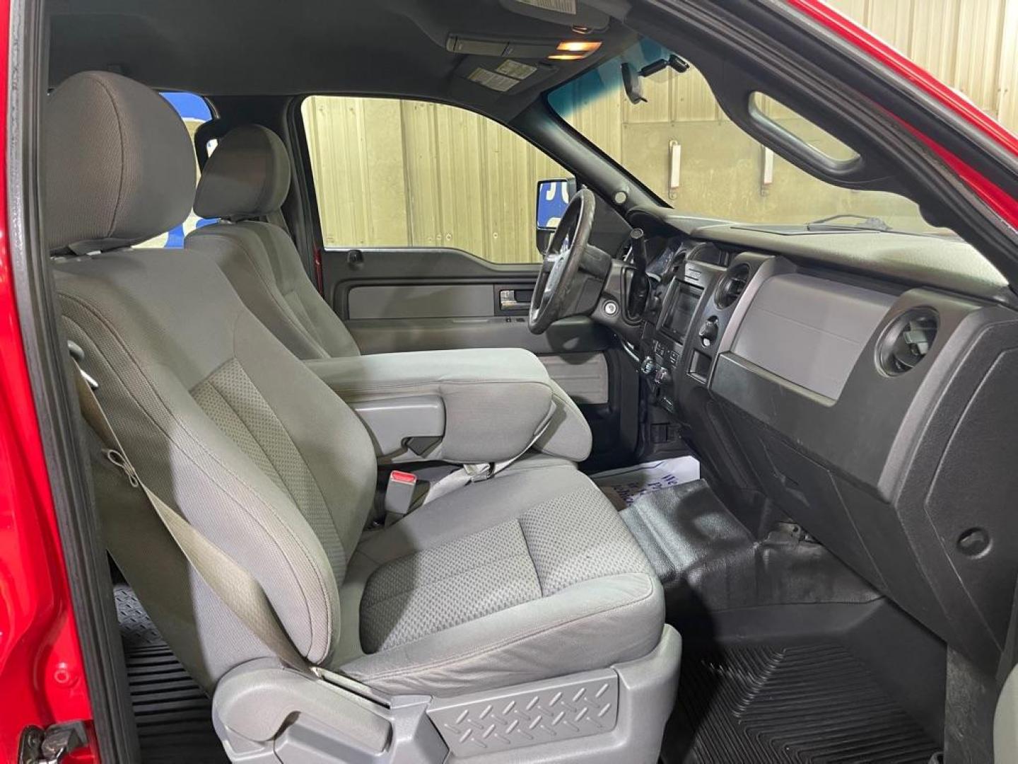 2014 RED FORD F150 SUPERCREW (1FTFW1EF8EK) with an 5.0L engine, Automatic transmission, located at 2525 S. Cushman, Fairbanks, AK, 99701, (907) 452-5707, 64.824036, -147.712311 - Photo#3
