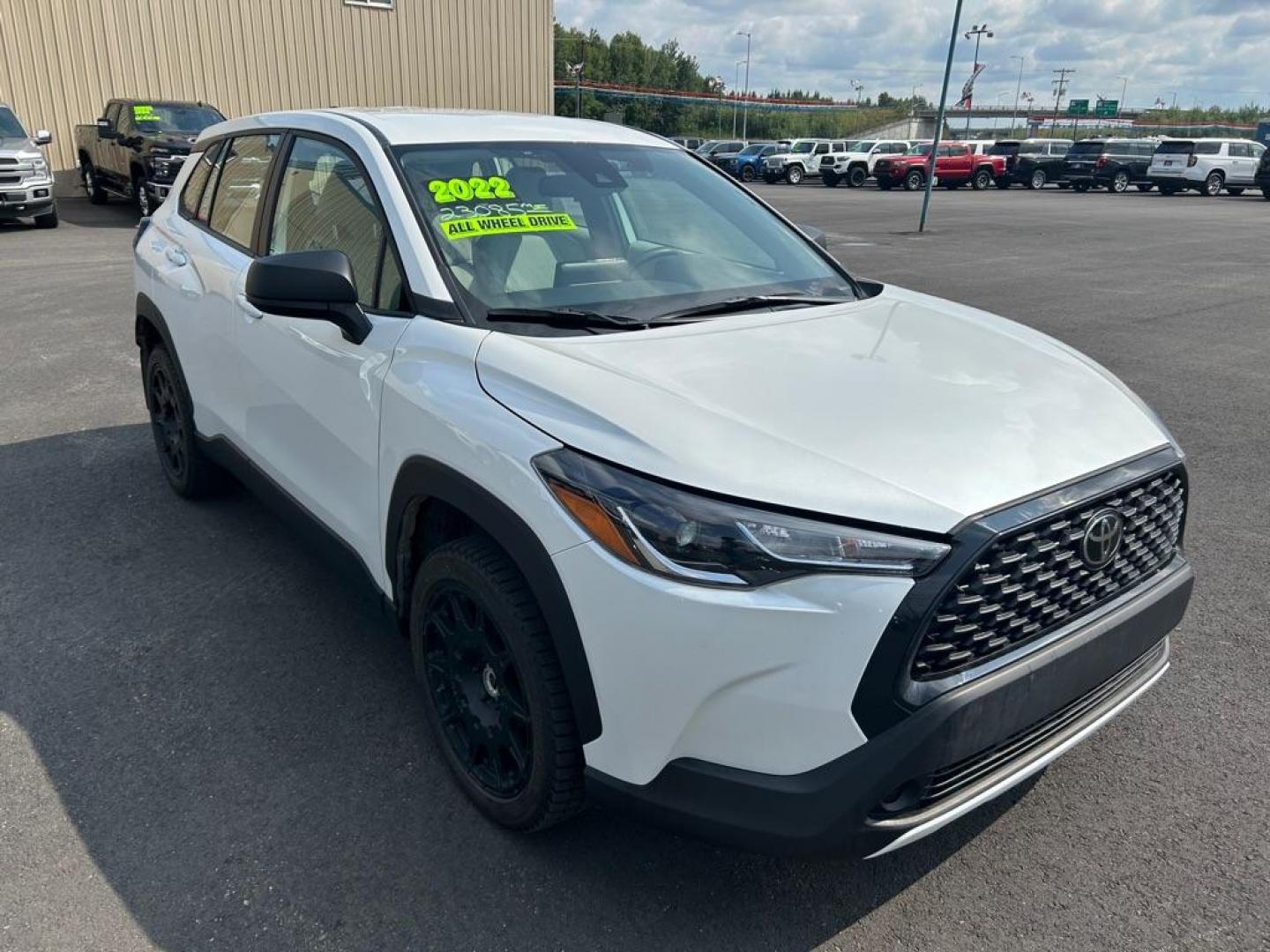 2022 WHITE TOYOTA COROLLA CROSS L (7MUAAABG7NV) with an 2.0L engine, Automatic transmission, located at 2525 S. Cushman, Fairbanks, AK, 99701, (907) 452-5707, 64.824036, -147.712311 - Photo#1