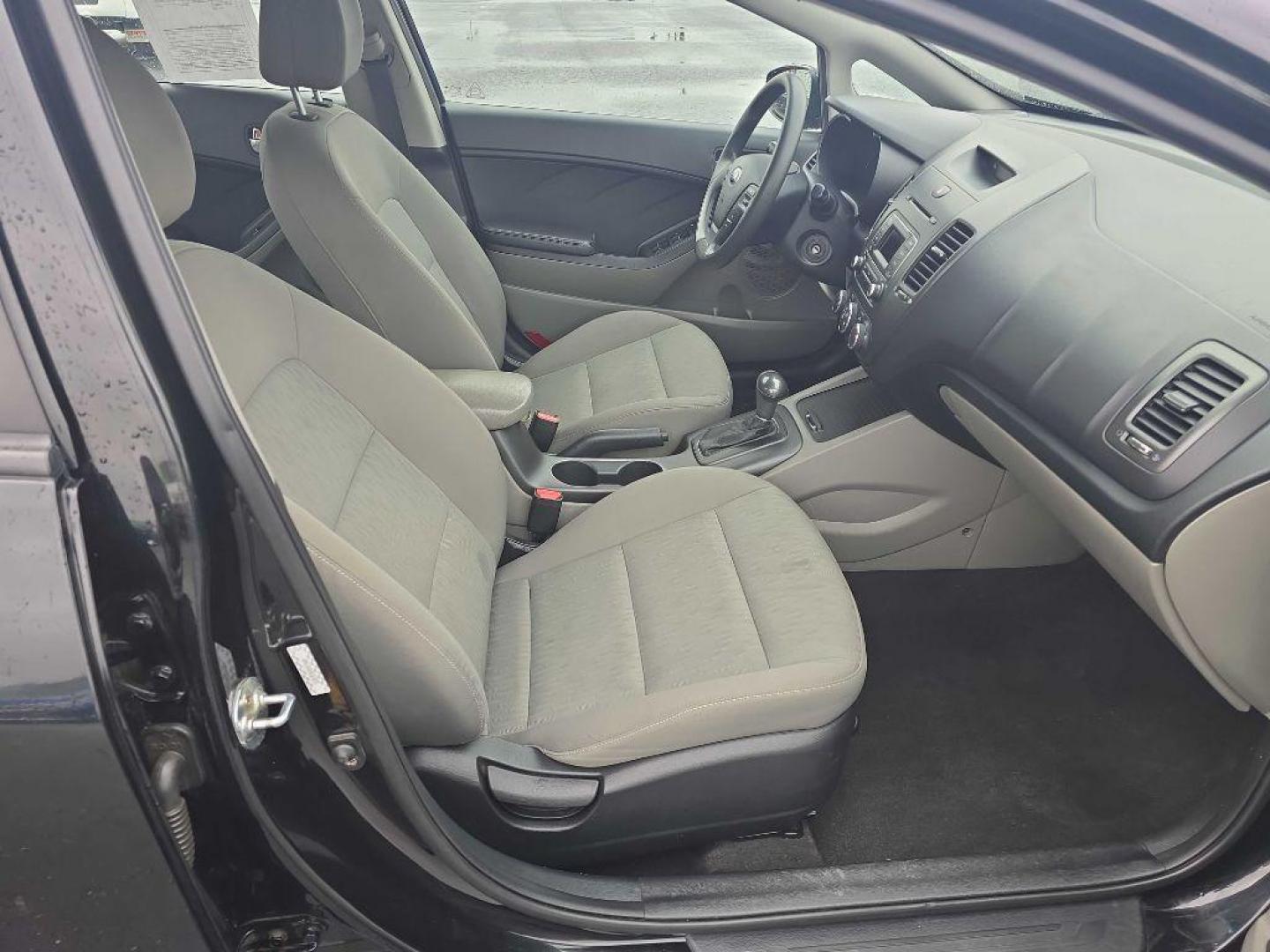 2016 BLACK KIA FORTE LX (KNAFK4A69G5) with an 1.8L engine, Automatic transmission, located at 2525 S. Cushman, Fairbanks, AK, 99701, (907) 452-5707, 64.824036, -147.712311 - Photo#4