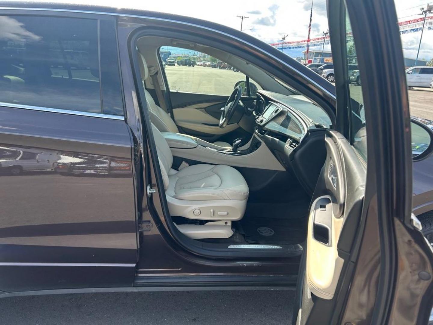 2020 BROWN BUICK ENVISION PREFERRED (LRBFX1SA8LD) with an 2.5L engine, Automatic transmission, located at 2525 S. Cushman, Fairbanks, AK, 99701, (907) 452-5707, 64.824036, -147.712311 - Photo#4