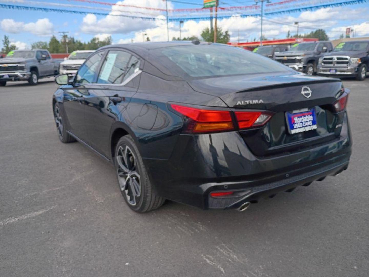 2023 BLACK NISSAN ALTIMA SR (1N4BL4CW7PN) with an 2.5L engine, Automatic transmission, located at 2525 S. Cushman, Fairbanks, AK, 99701, (907) 452-5707, 64.824036, -147.712311 - Photo#3