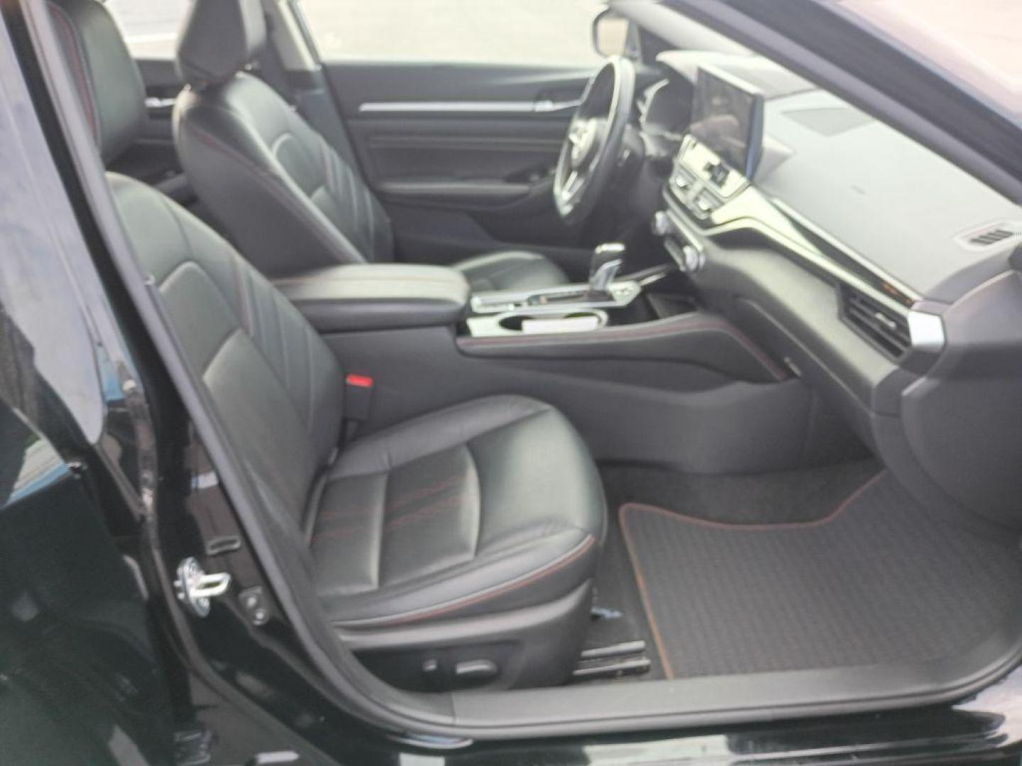 2023 BLACK NISSAN ALTIMA SR (1N4BL4CW7PN) with an 2.5L engine, Automatic transmission, located at 2525 S. Cushman, Fairbanks, AK, 99701, (907) 452-5707, 64.824036, -147.712311 - Photo#5