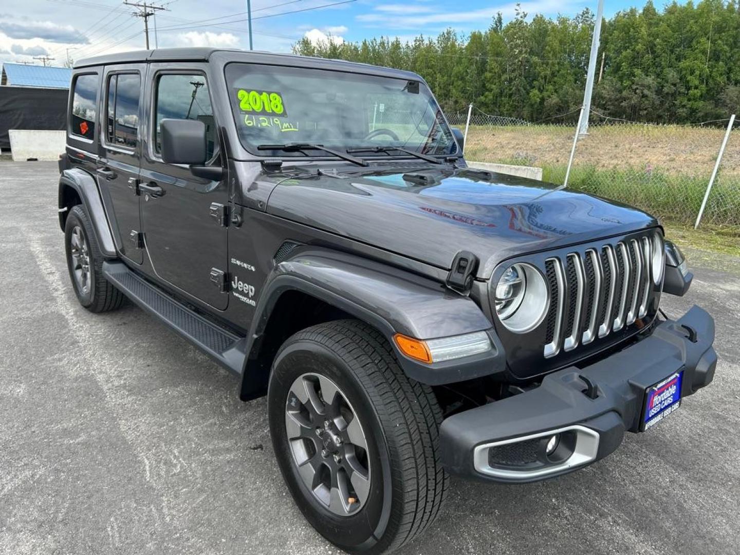 2018 GRAY JEEP WRANGLER UNLIMI SAHARA (1C4HJXEN5JW) with an 2.0L engine, Automatic transmission, located at 2525 S. Cushman, Fairbanks, AK, 99701, (907) 452-5707, 64.824036, -147.712311 - Photo#1