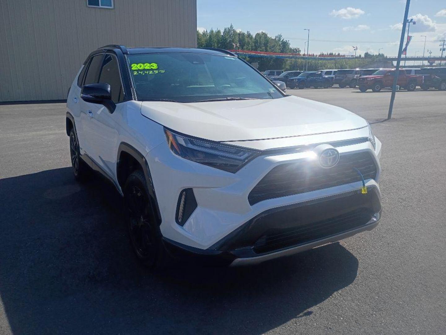 2023 WHITE TOYOTA RAV 4 XSE (2T3E6RFV8PW) , Automatic transmission, located at 2525 S. Cushman, Fairbanks, AK, 99701, (907) 452-5707, 64.824036, -147.712311 - Photo#0