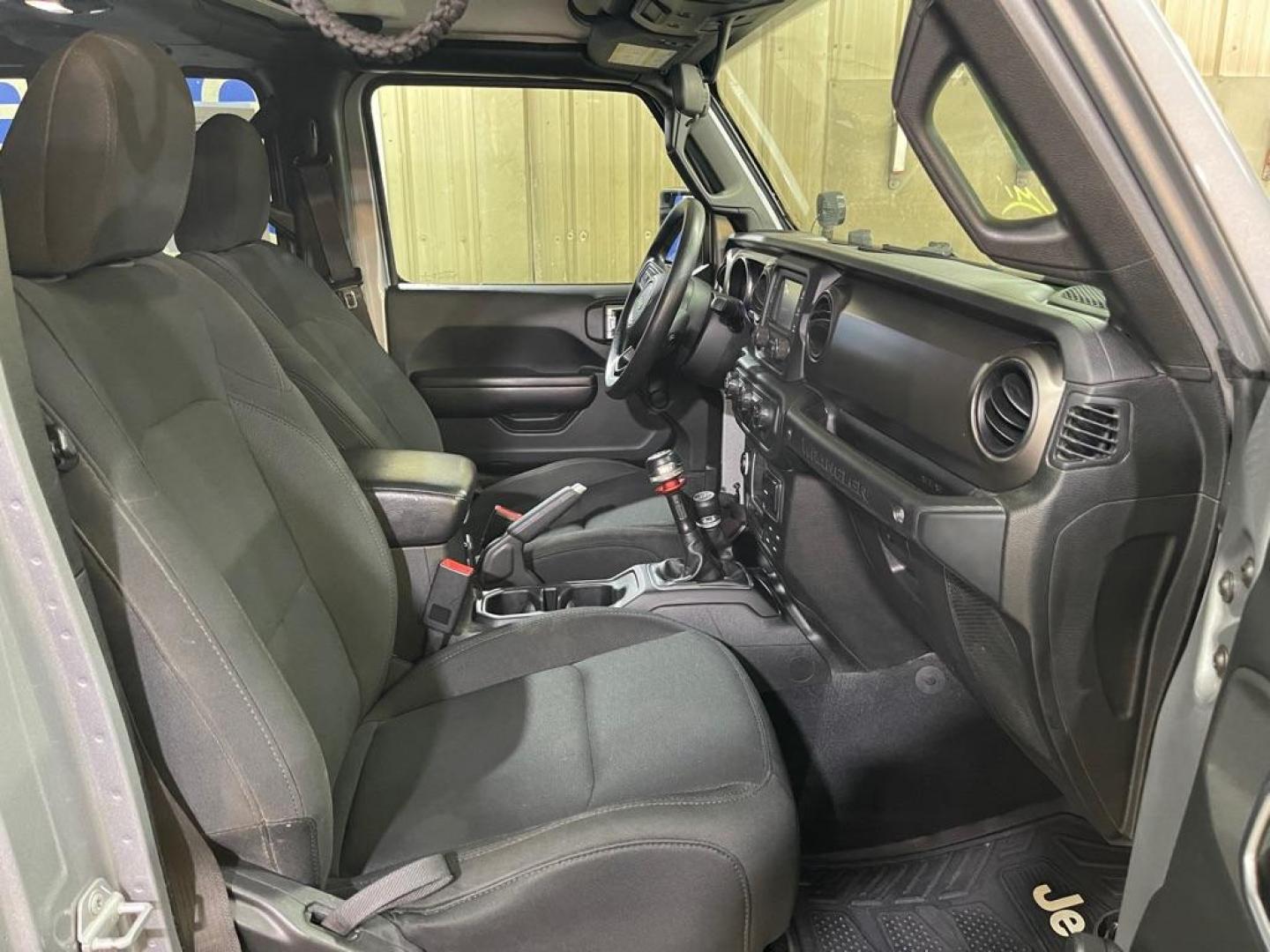 2018 GRAY JEEP WRANGLER UNLIMI SPORT (1C4HJXDG3JW) with an 3.6L engine, Automatic transmission, located at 2525 S. Cushman, Fairbanks, AK, 99701, (907) 452-5707, 64.824036, -147.712311 - Photo#3