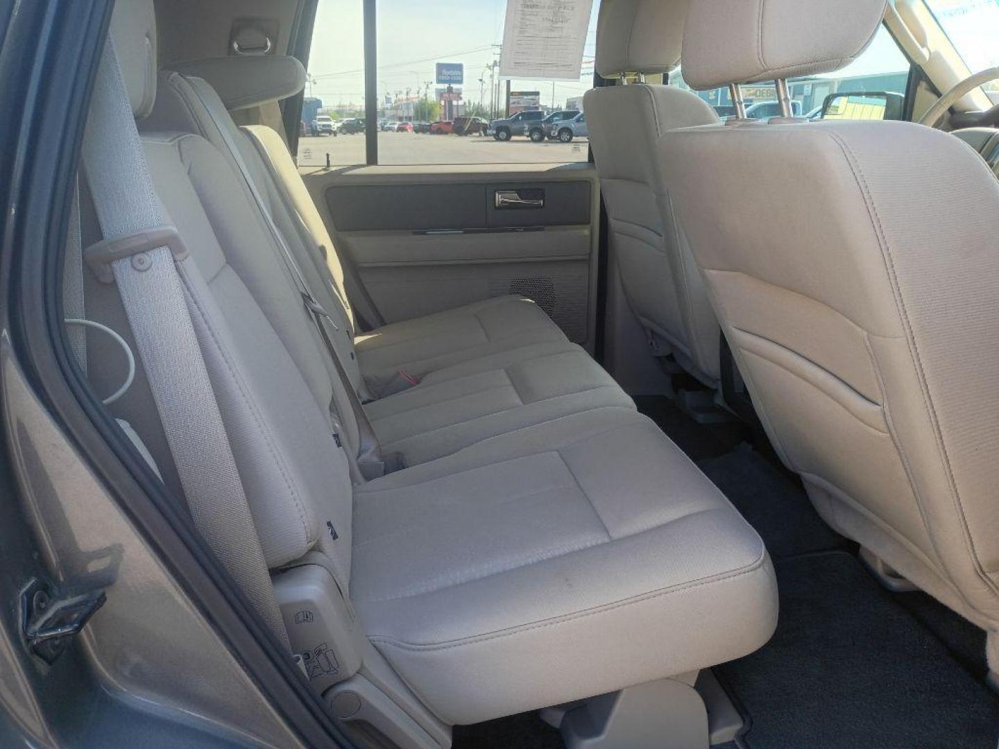 2014 GRAY FORD EXPEDITION XL (1FMJU1G59EE) with an 5.4L engine, Automatic transmission, located at 2525 S. Cushman, Fairbanks, AK, 99701, (907) 452-5707, 64.824036, -147.712311 - Photo#5