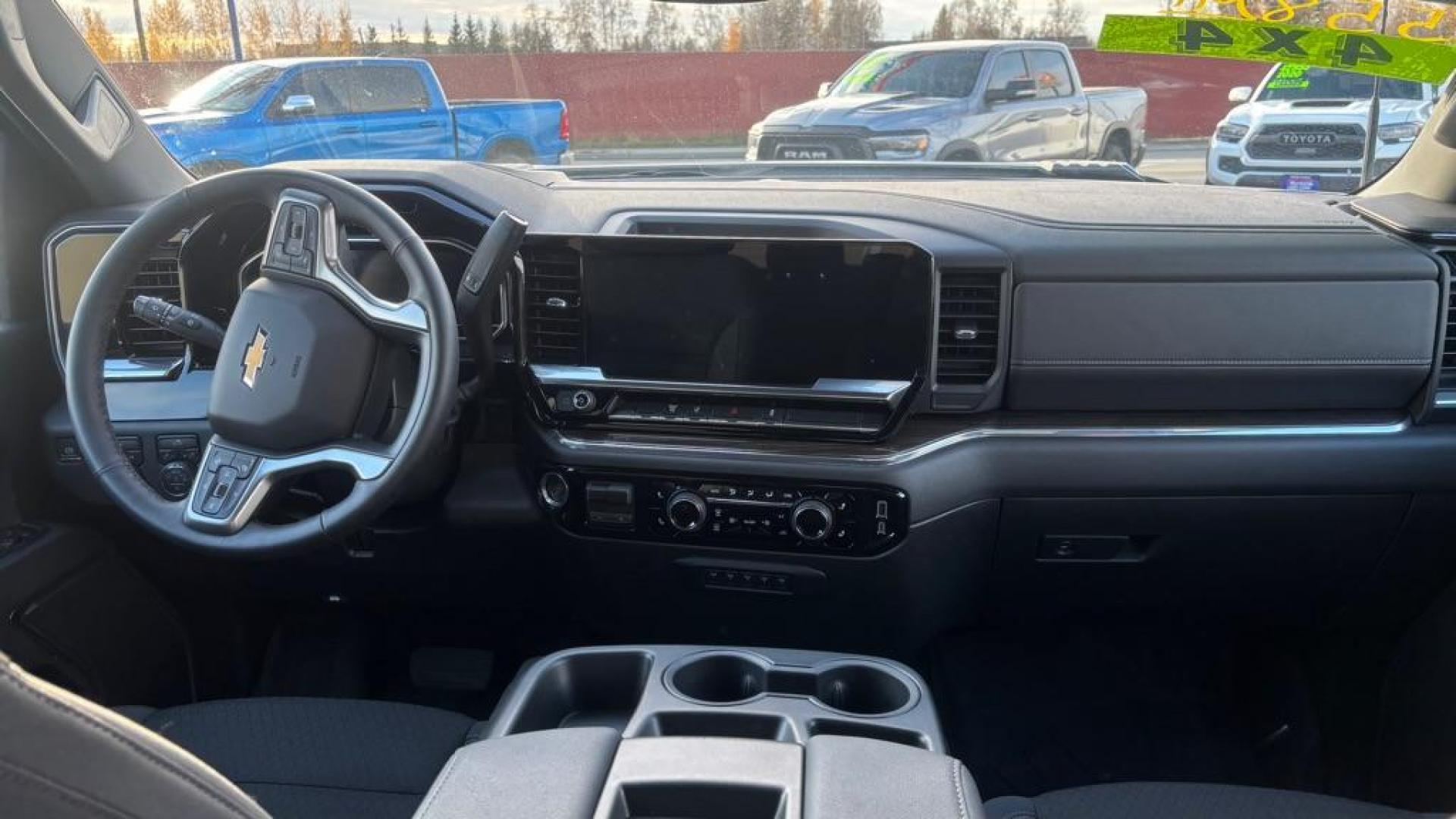 2024 WHITE CHEVROLET SILVERADO 3500 LT (1GB4YTEY9RF) with an 6.6L engine, Automatic transmission, located at 2525 S. Cushman, Fairbanks, AK, 99701, (907) 452-5707, 64.824036, -147.712311 - Photo#3