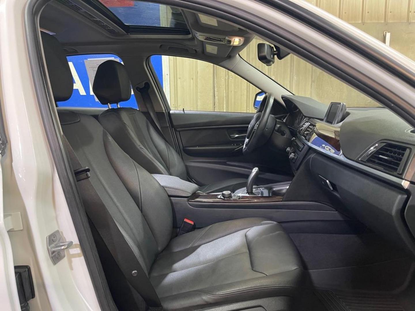 2015 WHITE BMW 328 XI (WBA3B3C52FJ) with an 2.0L engine, Automatic transmission, located at 2525 S. Cushman, Fairbanks, AK, 99701, (907) 452-5707, 64.824036, -147.712311 - Photo#3