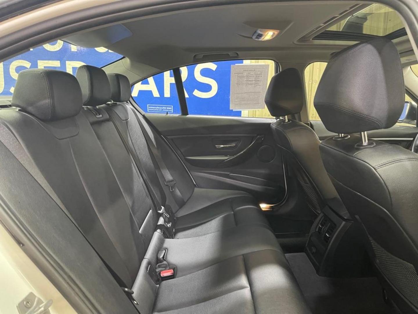 2015 WHITE BMW 328 XI (WBA3B3C52FJ) with an 2.0L engine, Automatic transmission, located at 2525 S. Cushman, Fairbanks, AK, 99701, (907) 452-5707, 64.824036, -147.712311 - Photo#4