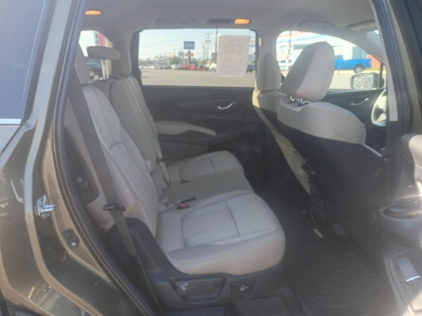 2023 GREEN SUBARU ASCENT PREMIUM (4S4WMACD1P3) with an 2.4L engine, Automatic transmission, located at 2525 S. Cushman, Fairbanks, AK, 99701, (907) 452-5707, 64.824036, -147.712311 - Photo#4