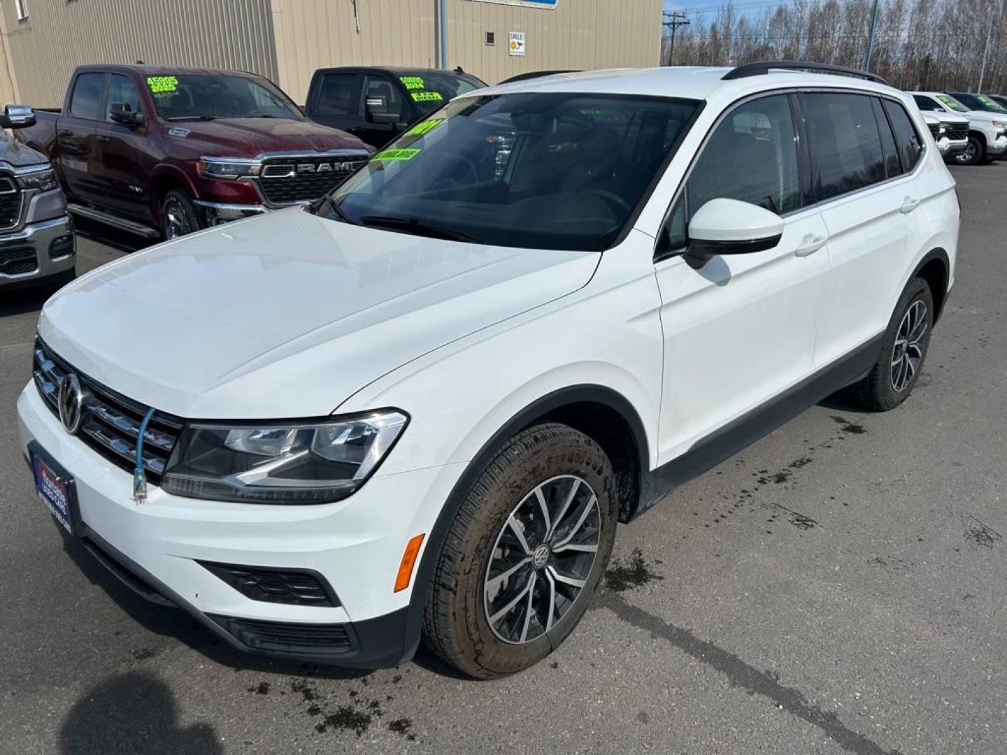 2021 WHITE VOLKSWAGEN TIGUAN SE (3VV2B7AX8MM) with an 2.0L engine, Automatic transmission, located at 2525 S. Cushman, Fairbanks, AK, 99701, (907) 452-5707, 64.824036, -147.712311 - Photo#0