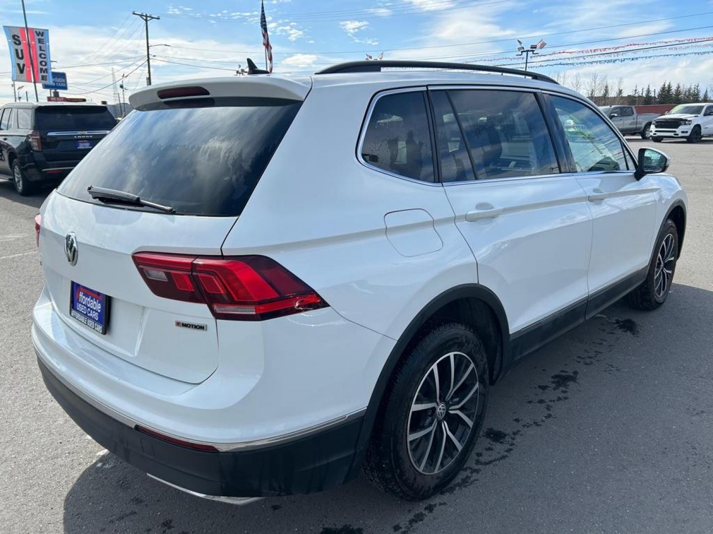 2021 WHITE VOLKSWAGEN TIGUAN SE (3VV2B7AX8MM) with an 2.0L engine, Automatic transmission, located at 2525 S. Cushman, Fairbanks, AK, 99701, (907) 452-5707, 64.824036, -147.712311 - Photo#2
