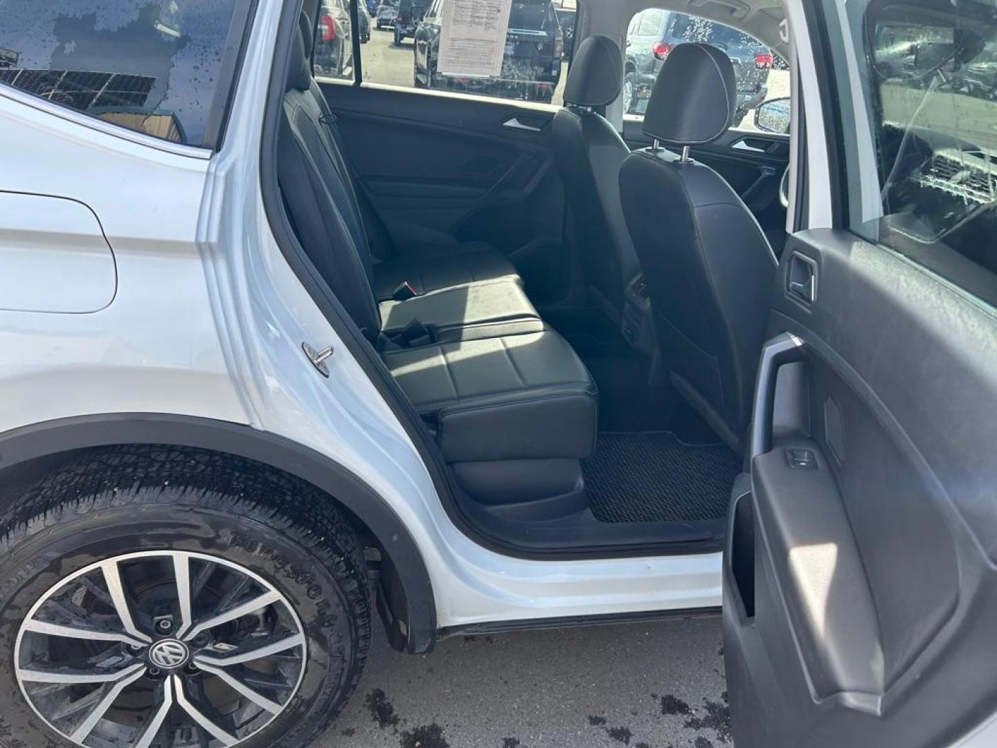 2021 WHITE VOLKSWAGEN TIGUAN SE (3VV2B7AX8MM) with an 2.0L engine, Automatic transmission, located at 2525 S. Cushman, Fairbanks, AK, 99701, (907) 452-5707, 64.824036, -147.712311 - Photo#5
