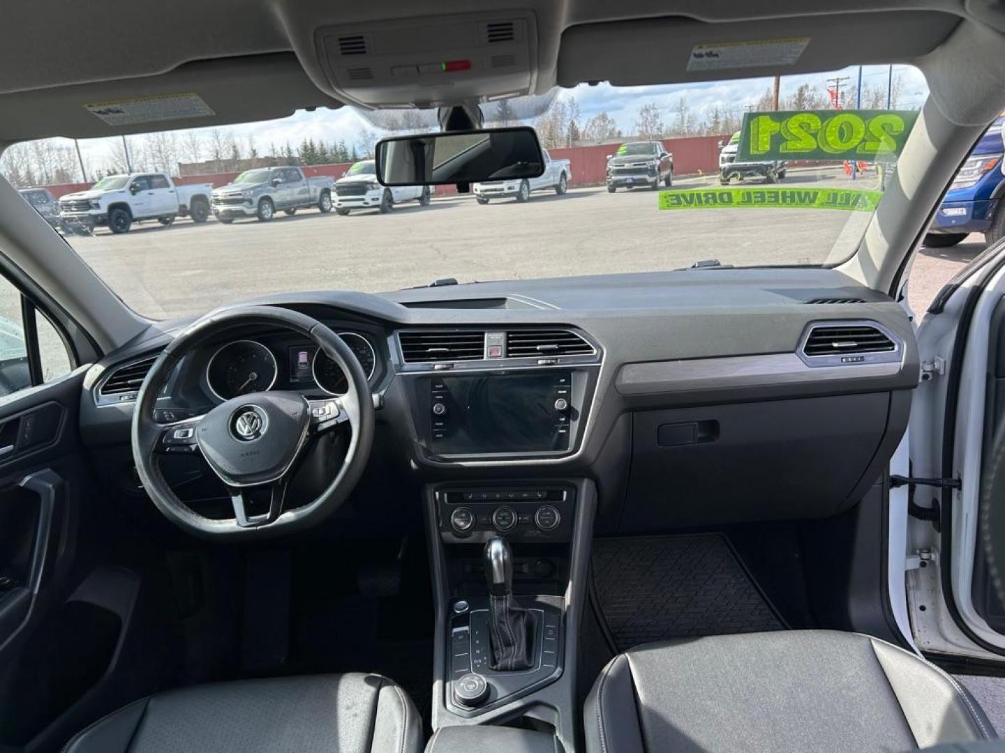 2021 WHITE VOLKSWAGEN TIGUAN SE (3VV2B7AX8MM) with an 2.0L engine, Automatic transmission, located at 2525 S. Cushman, Fairbanks, AK, 99701, (907) 452-5707, 64.824036, -147.712311 - Photo#6
