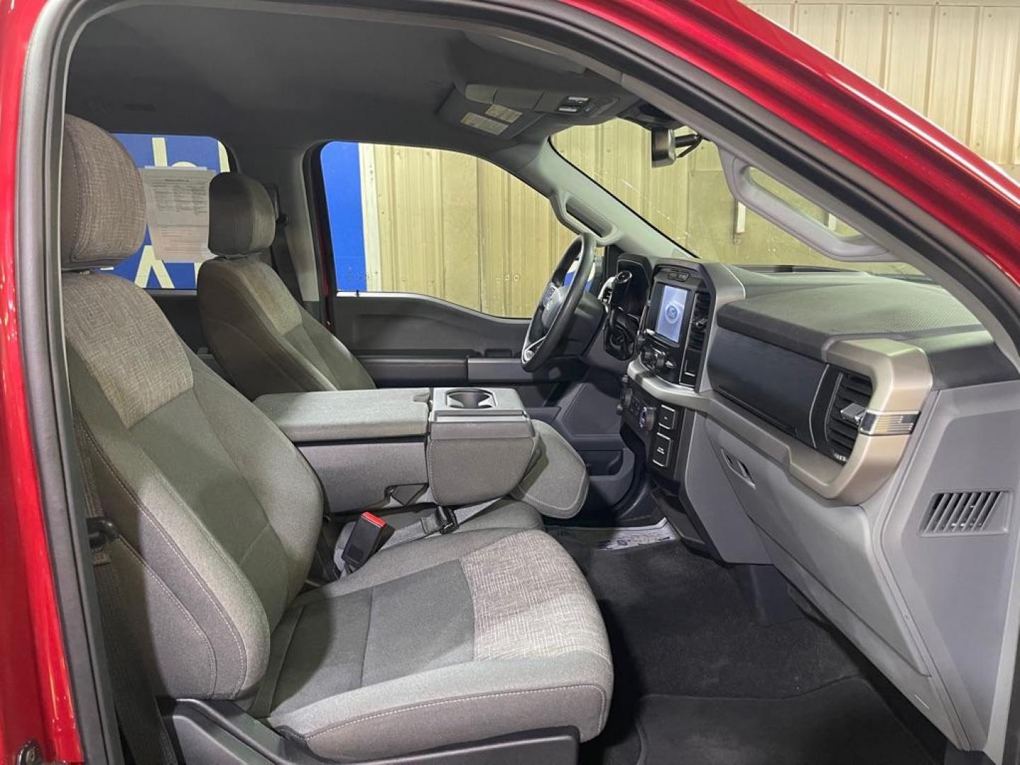 2021 RED FORD F150 SUPERCREW (1FTFW1E55MF) with an 5.0L engine, Automatic transmission, located at 2525 S. Cushman, Fairbanks, AK, 99701, (907) 452-5707, 64.824036, -147.712311 - Photo#3