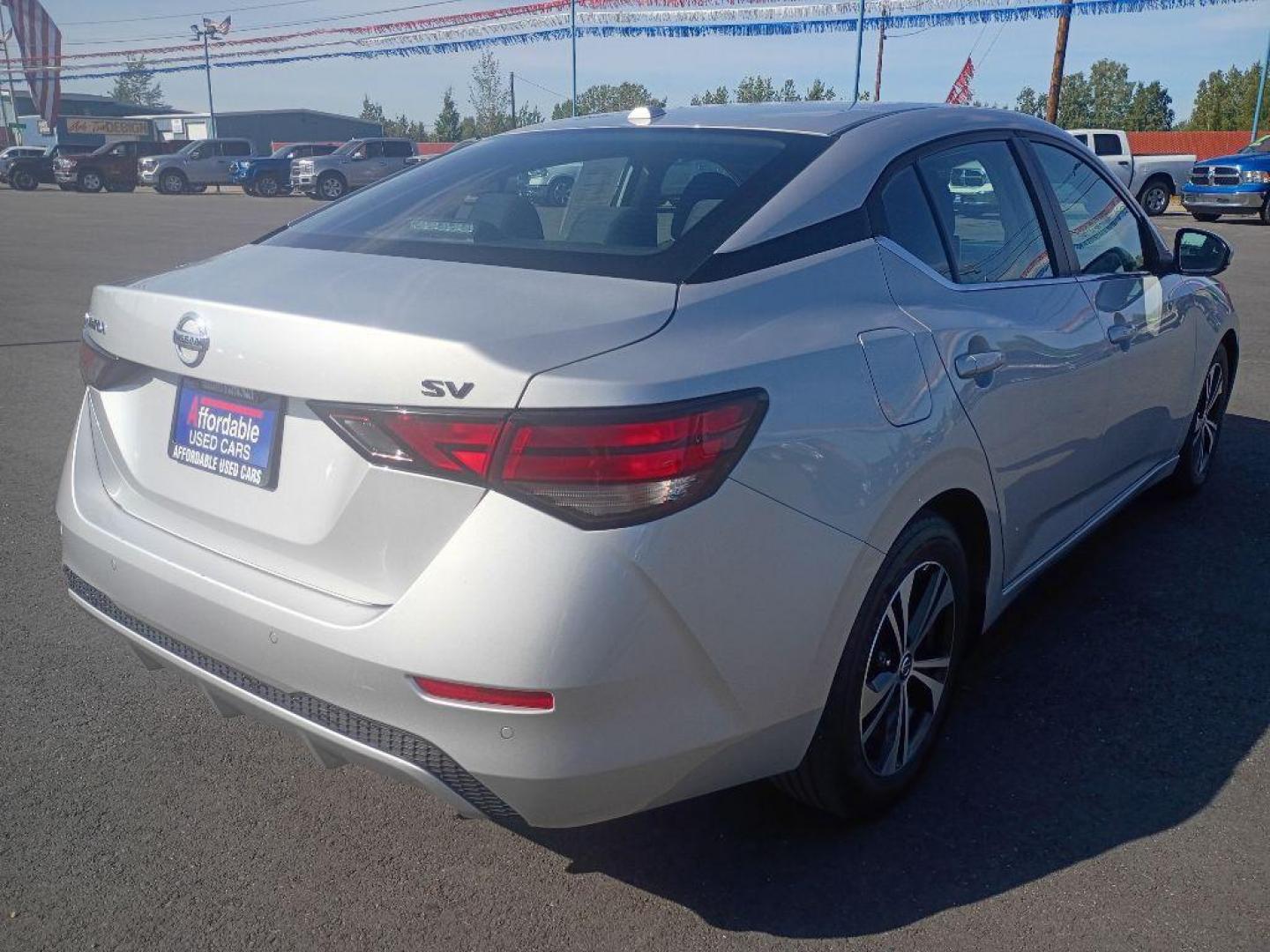 2020 SILVER NISSAN SENTRA SV (3N1AB8CV0LY) with an 2.0L engine, Continuously Variable transmission, located at 2525 S. Cushman, Fairbanks, AK, 99701, (907) 452-5707, 64.824036, -147.712311 - Photo#4