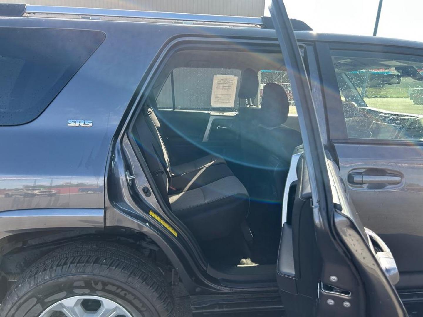 2022 GREY TOYOTA 4RUNNER SR5/SR5 PREMIUM (JTEMU5JR2N6) with an 4.0L engine, Automatic transmission, located at 2525 S. Cushman, Fairbanks, AK, 99701, (907) 452-5707, 64.824036, -147.712311 - Photo#5