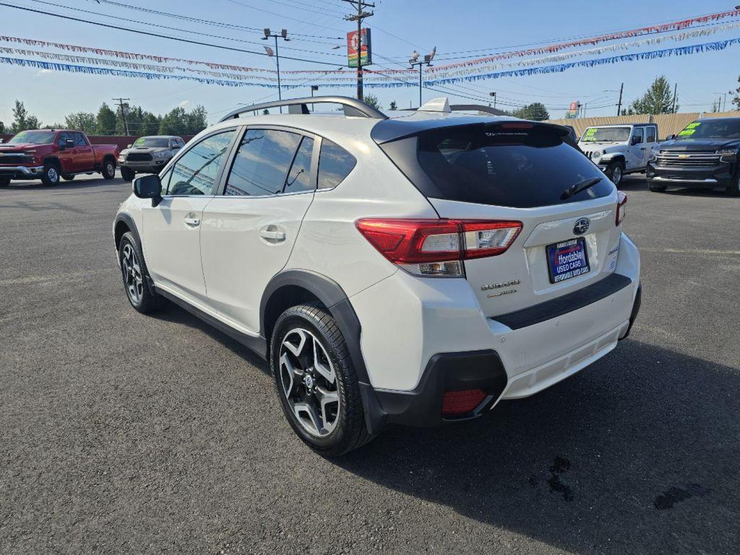 2018 WHITE SUBARU CROSSTREK LIMITED (JF2GTAMC3J8) with an 2.0L engine, Continuously Variable transmission, located at 2525 S. Cushman, Fairbanks, AK, 99701, (907) 452-5707, 64.824036, -147.712311 - Photo#5