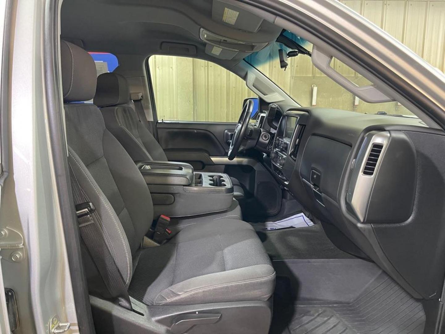 2018 SILVER CHEVROLET SILVERADO 2500 HEAVY DUTY LT (1GC1KVEG7JF) with an 6.0L engine, Automatic transmission, located at 2525 S. Cushman, Fairbanks, AK, 99701, (907) 452-5707, 64.824036, -147.712311 - Photo#3