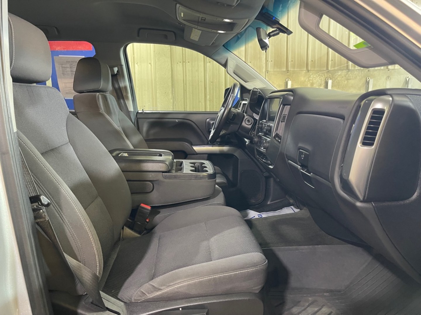 2018 SILVER CHEVROLET SILVERADO 2500 HEAVY DUTY LT (1GC1KVEG7JF) with an 6.0L engine, Automatic transmission, located at 2525 S. Cushman, Fairbanks, AK, 99701, (907) 452-5707, 64.824036, -147.712311- Photo#3