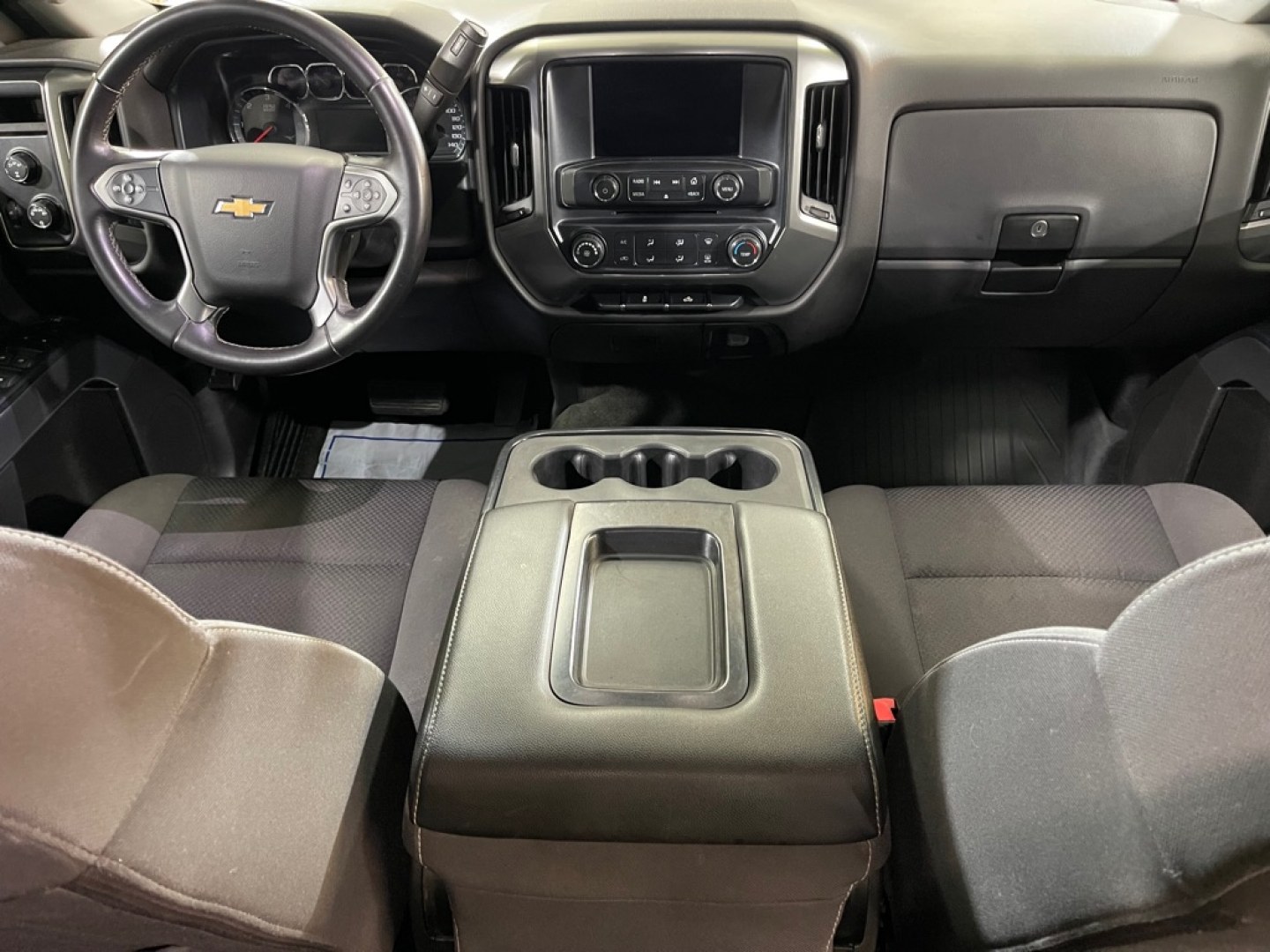 2018 SILVER CHEVROLET SILVERADO 2500 HEAVY DUTY LT (1GC1KVEG7JF) with an 6.0L engine, Automatic transmission, located at 2525 S. Cushman, Fairbanks, AK, 99701, (907) 452-5707, 64.824036, -147.712311- Photo#5