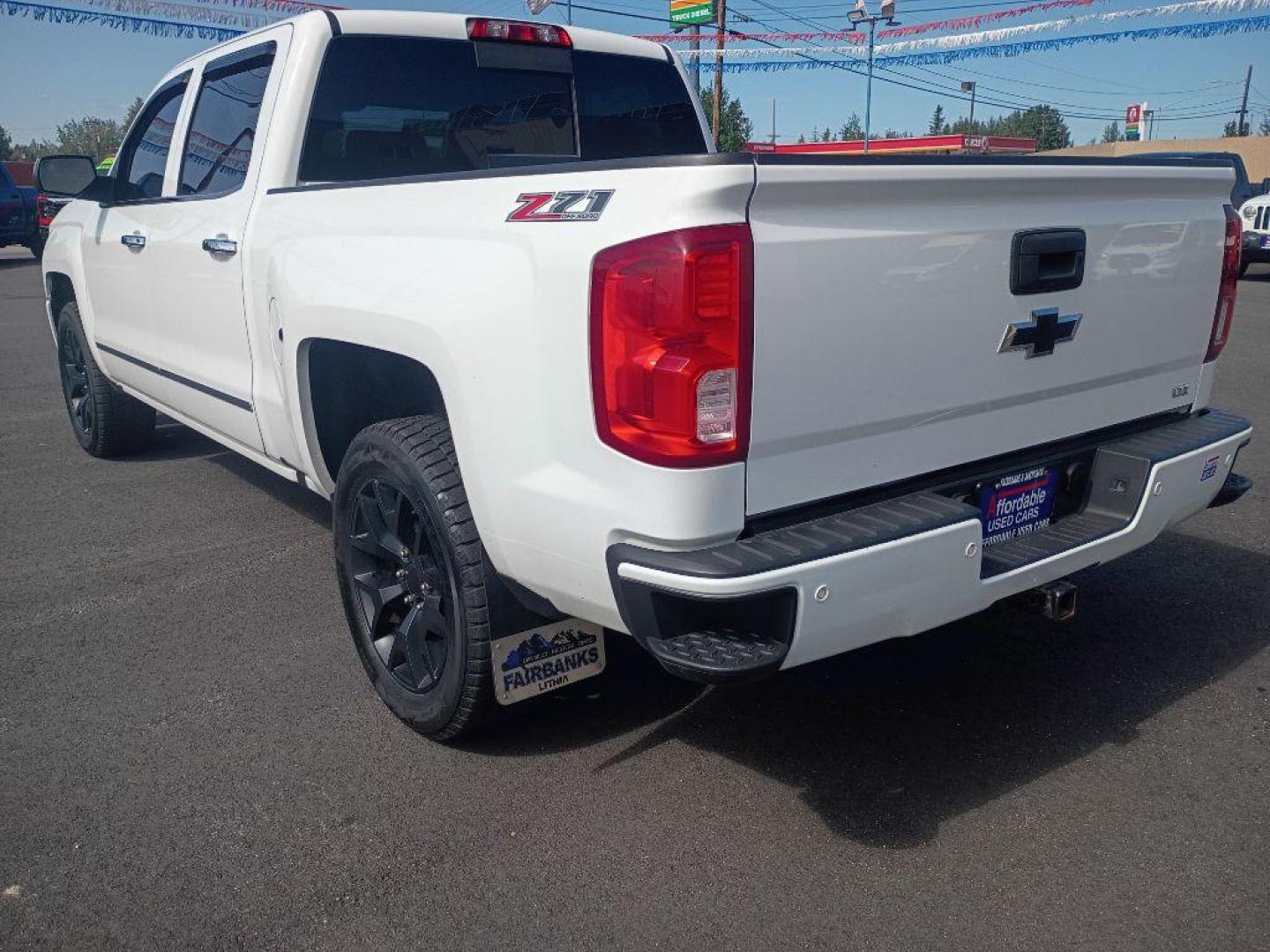 2017 WHITE CHEVROLET SILVERADO 1500 LTZ (3GCUKSEJ0HG) with an 6.2L engine, Automatic transmission, located at 2525 S. Cushman, Fairbanks, AK, 99701, (907) 452-5707, 64.824036, -147.712311 - Photo#3