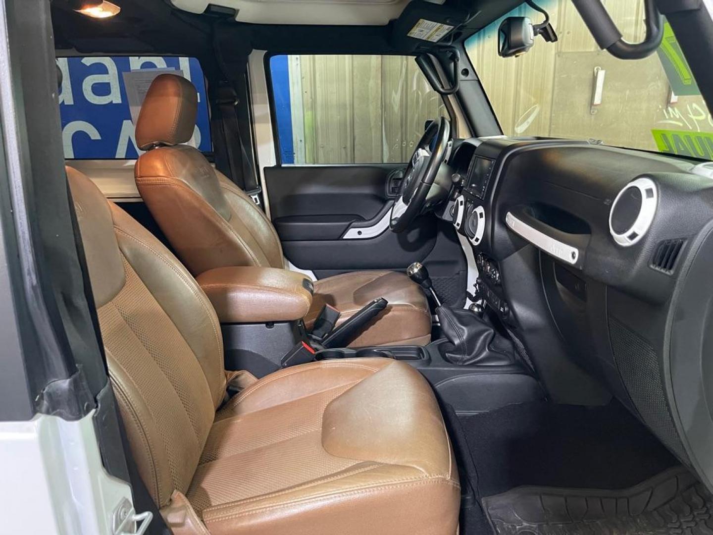 2017 WHITE JEEP WRANGLER SAHARA (1C4AJWBG7HL) with an 3.6L engine, 5-Speed Manual transmission, located at 2525 S. Cushman, Fairbanks, AK, 99701, (907) 452-5707, 64.824036, -147.712311 - Photo#3