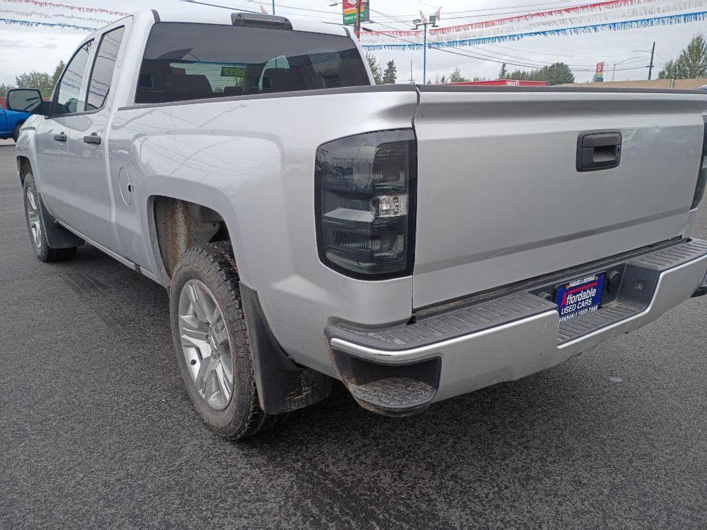 2017 SILVER CHEVROLET SILVERADO 1500 CUSTOM (1GCVKPEH6HZ) with an 4.3L engine, Automatic transmission, located at 2525 S. Cushman, Fairbanks, AK, 99701, (907) 452-5707, 64.824036, -147.712311 - Photo#4