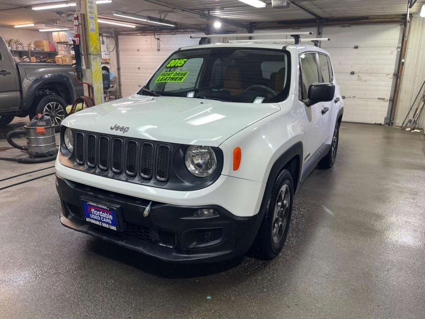 2015 WHITE JEEP RENEGADE SPORT (ZACCJAAT2FP) with an 2.4L engine, Automatic transmission, located at 2525 S. Cushman, Fairbanks, AK, 99701, (907) 452-5707, 64.824036, -147.712311 - Photo#1