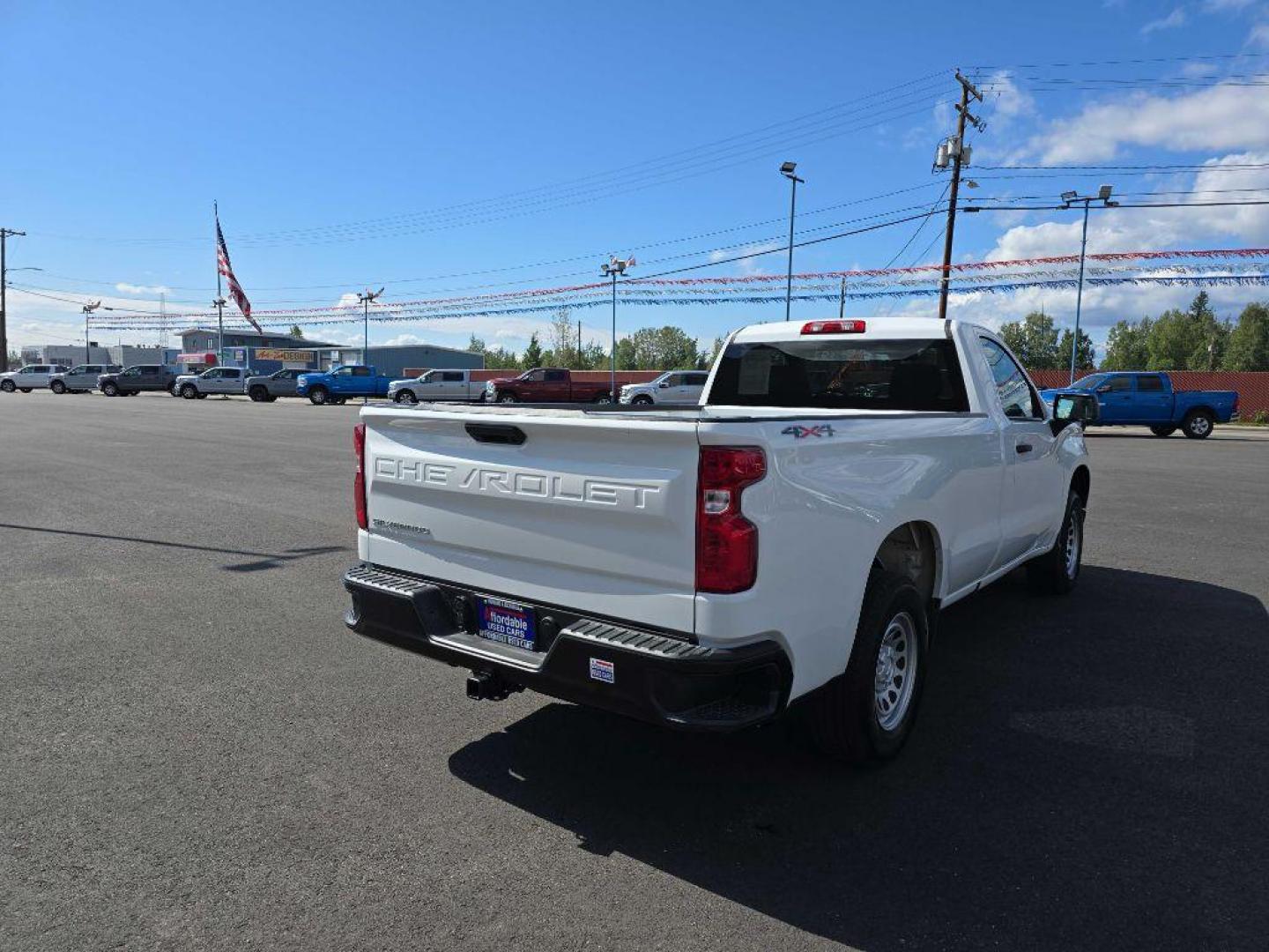2025 WHITE CHEVROLET SILVERADO 1500 (3GCNKAED1SG) with an 5.3L engine, Automatic transmission, located at 2525 S. Cushman, Fairbanks, AK, 99701, (907) 452-5707, 64.824036, -147.712311 - Photo#3